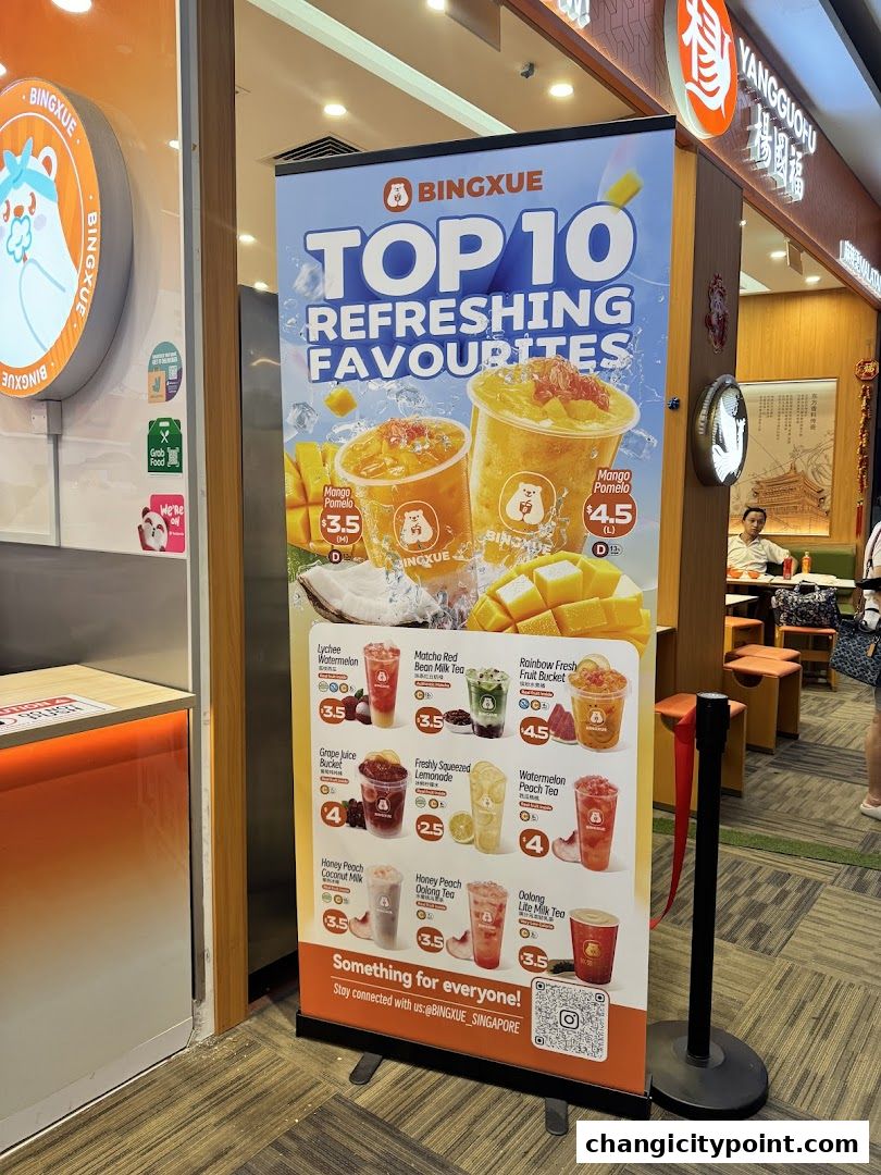 A banner displays BingXue's top 10 refreshing drink favorites with prices.