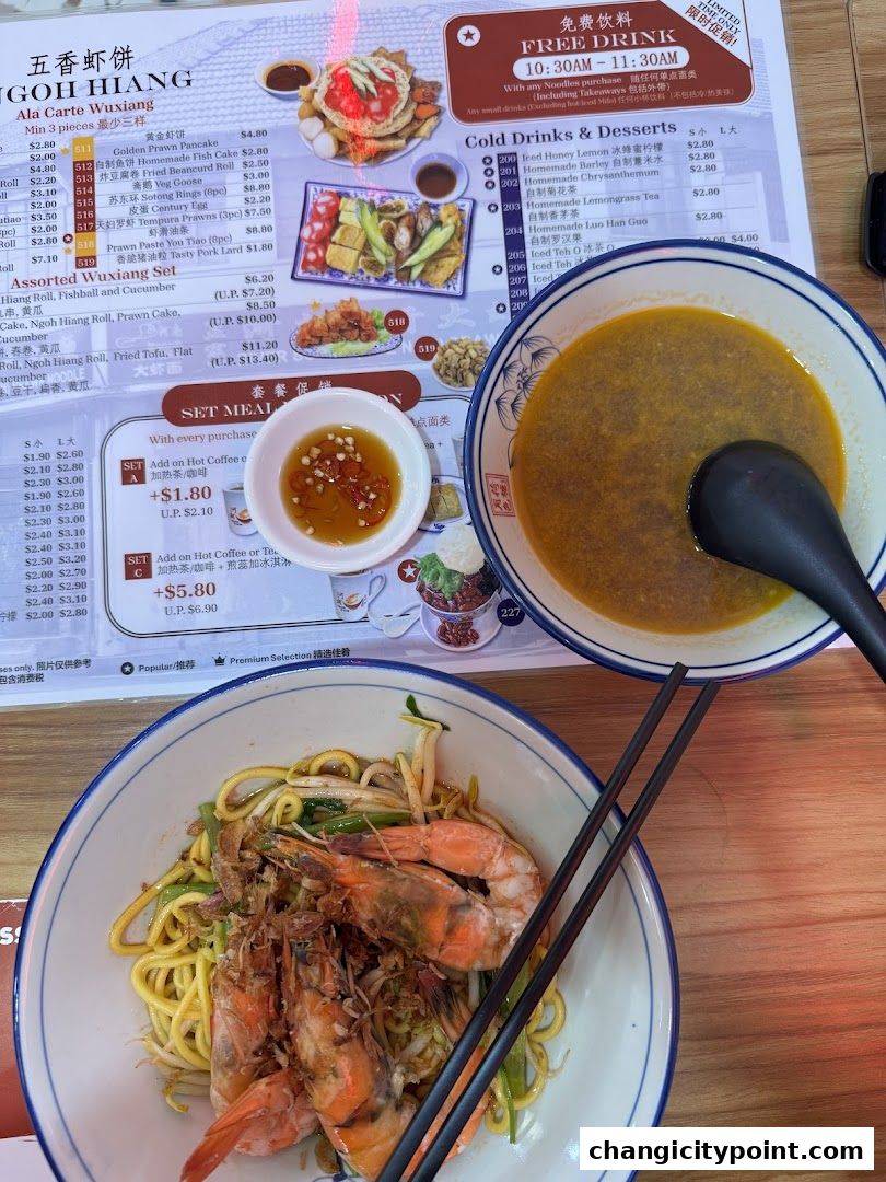 A menu featuring prawn noodles, assorted wuxiang, and drinks with prices.